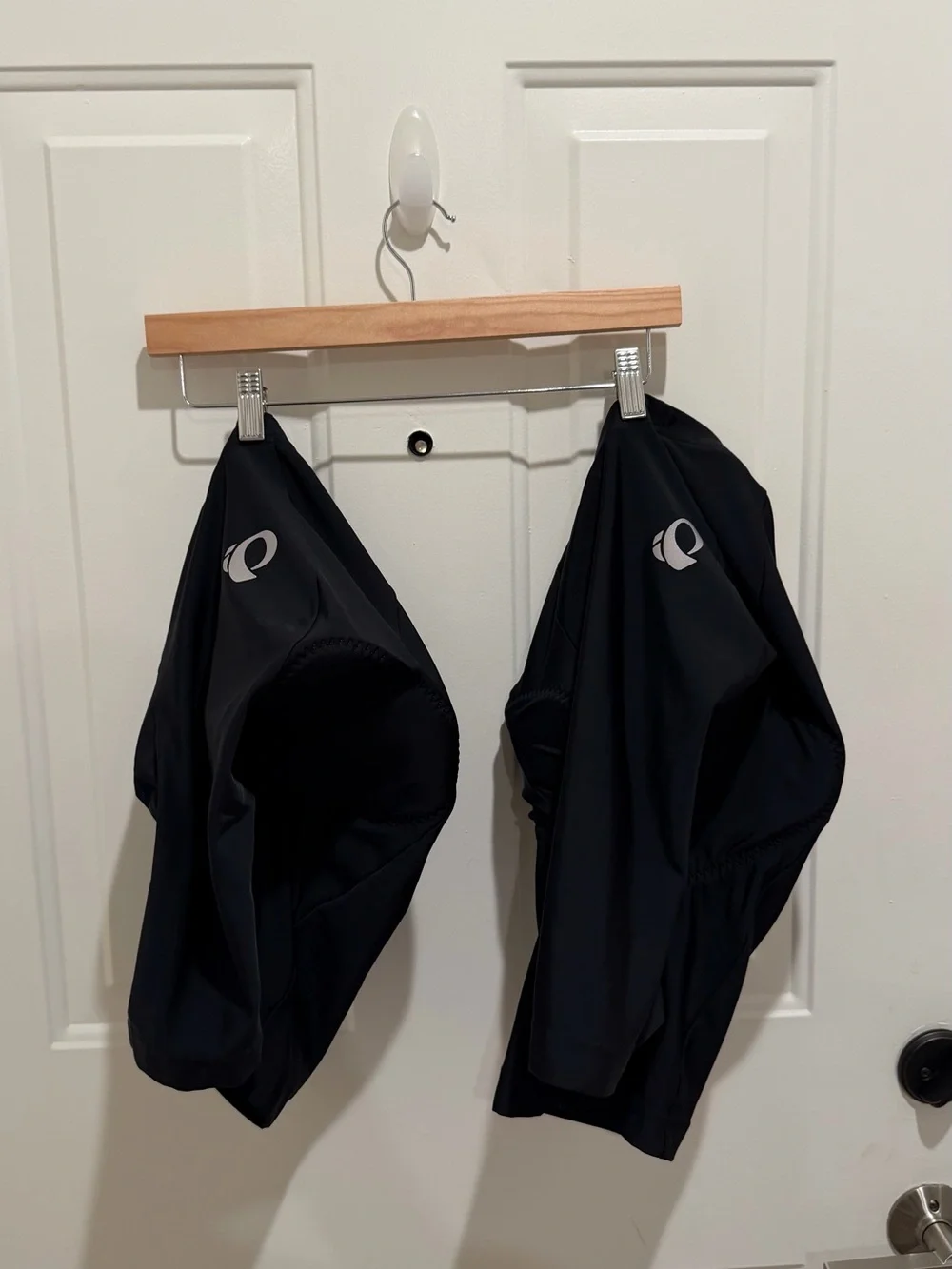 2 Pearl Izumi medium men’s bike shorts
